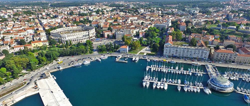 Villa Isabella Pula Bagian luar foto